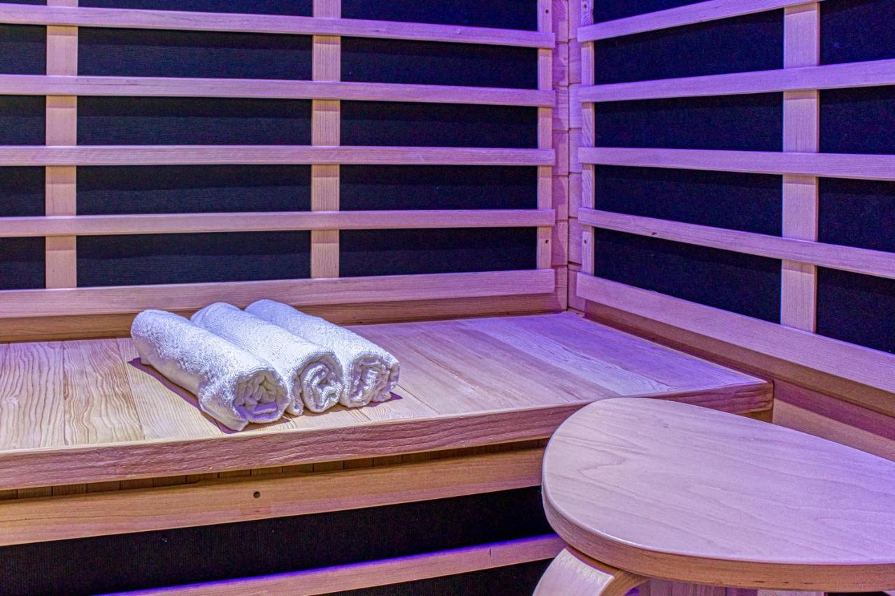 Le Jules Verne - Idealement Situe Avec Sauna Calais Exterior photo
